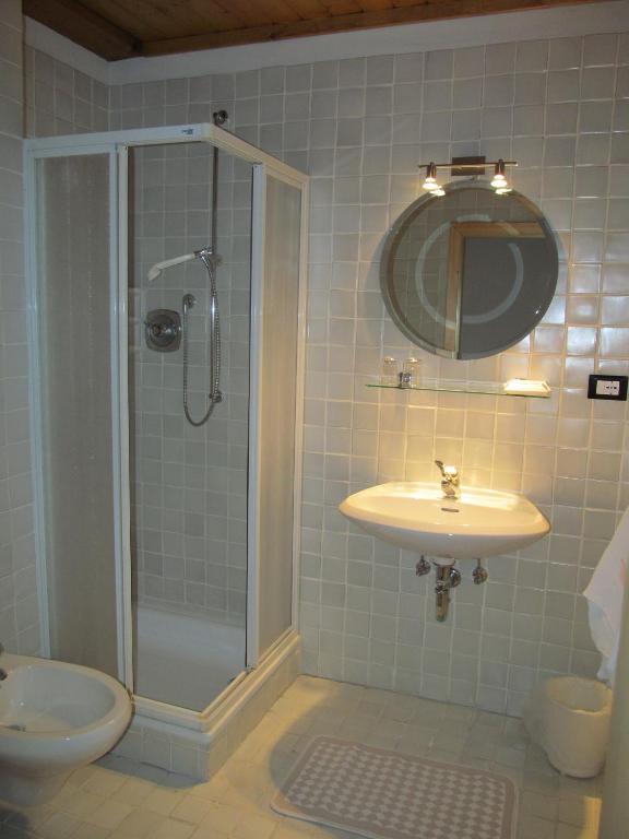 Bed & Breakfast Garni Tobia Campitello di Fassa Room photo