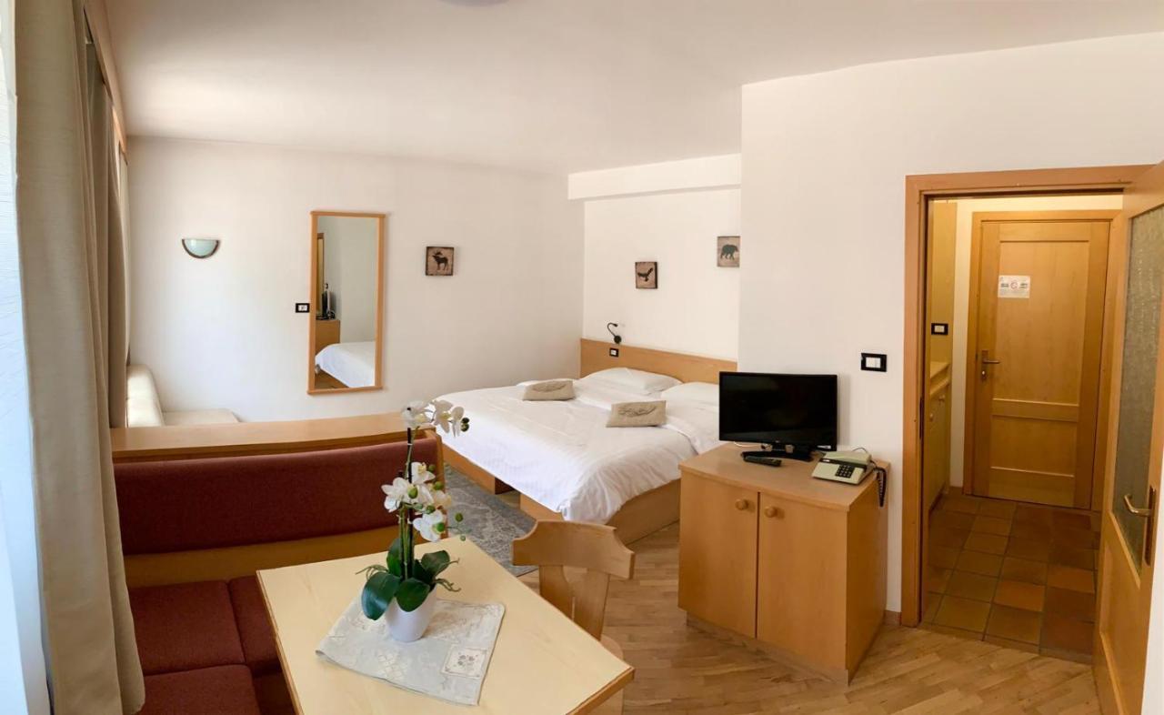 Bed & Breakfast Garni Tobia Campitello di Fassa Exterior photo